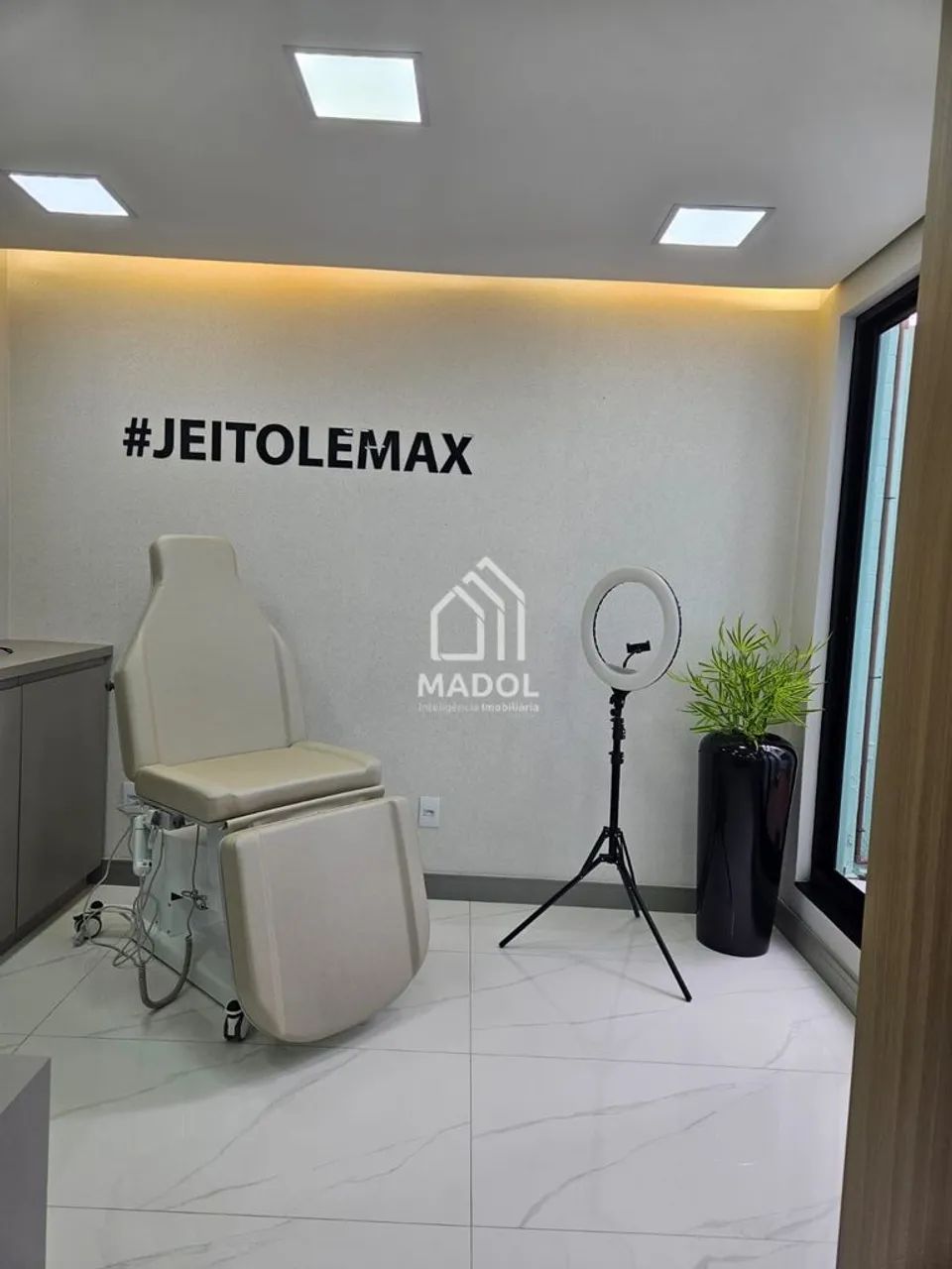 Sala para locação semimobiliada | Centro | R$ 3.000,00 - Foto 3