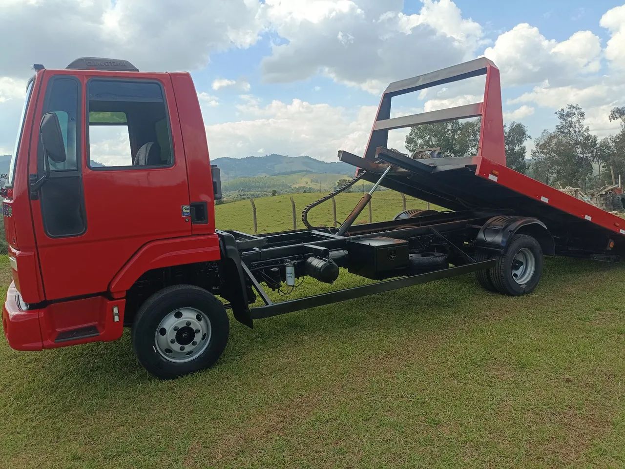 Caminhão Ford Cargo 815e - Foto 2