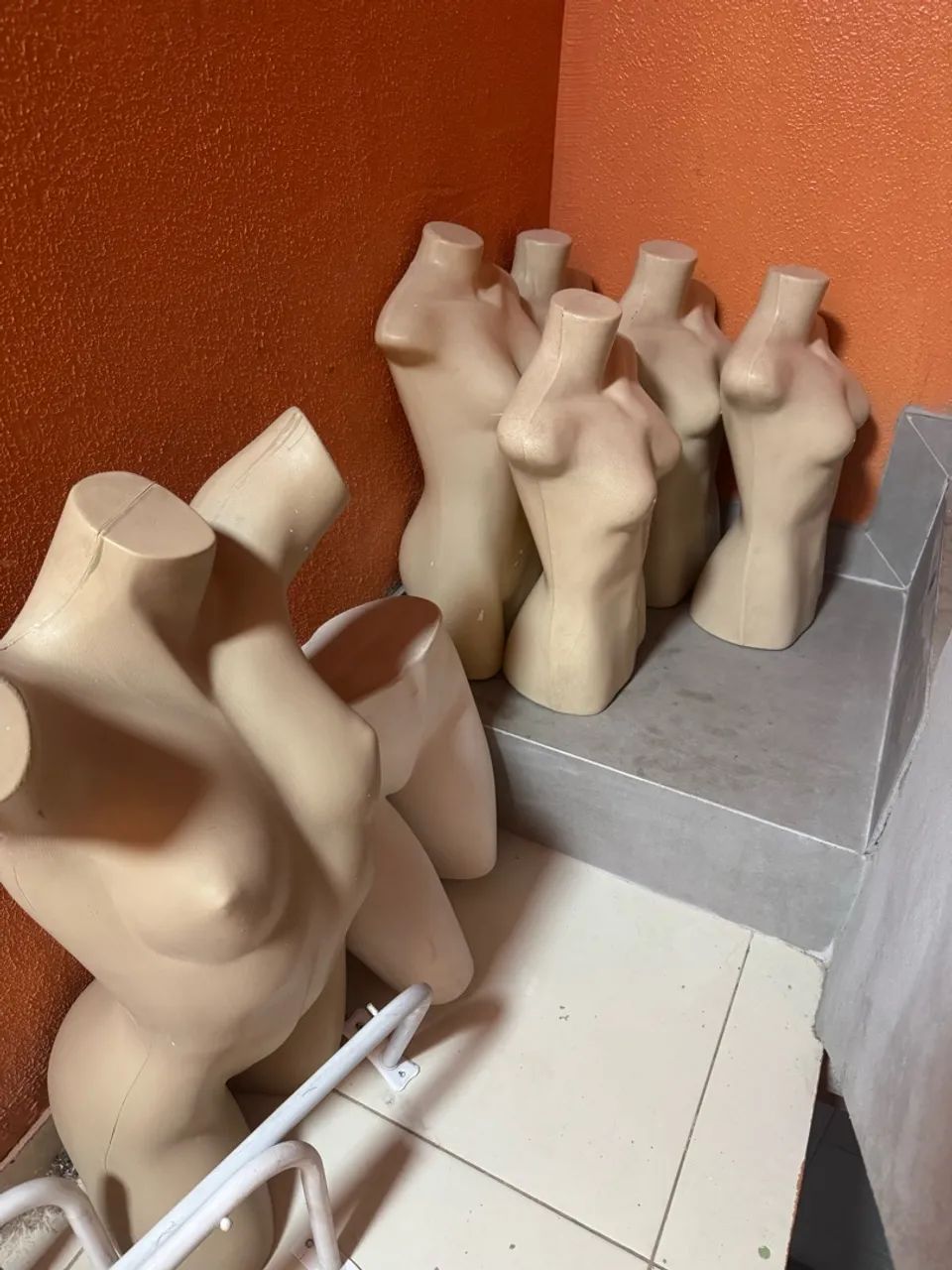 Manequins, araras e provador  - Foto 3