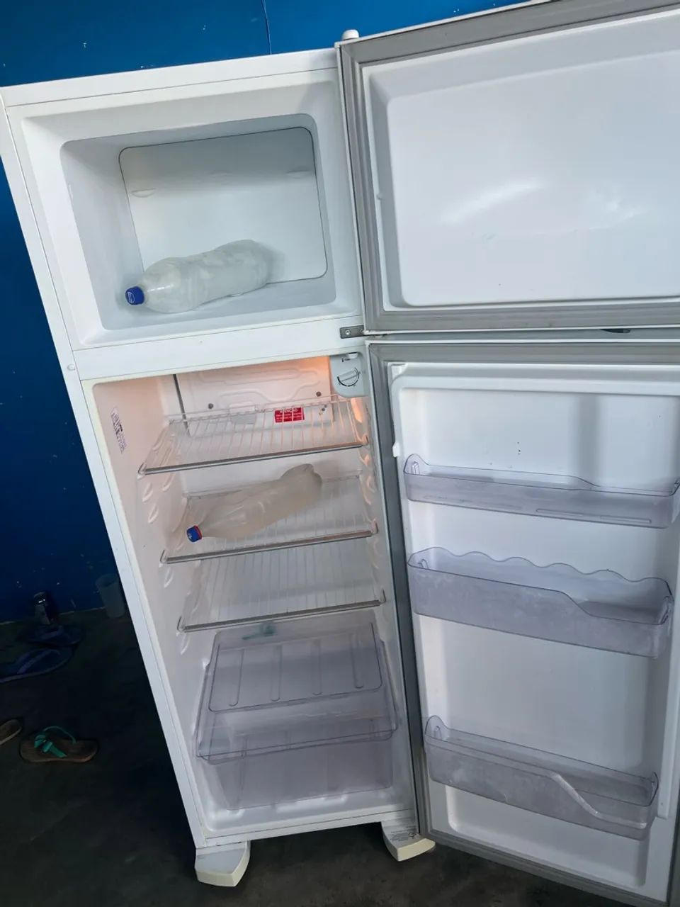 Vendo geladeira funcionando perfeitamente  - Foto 2