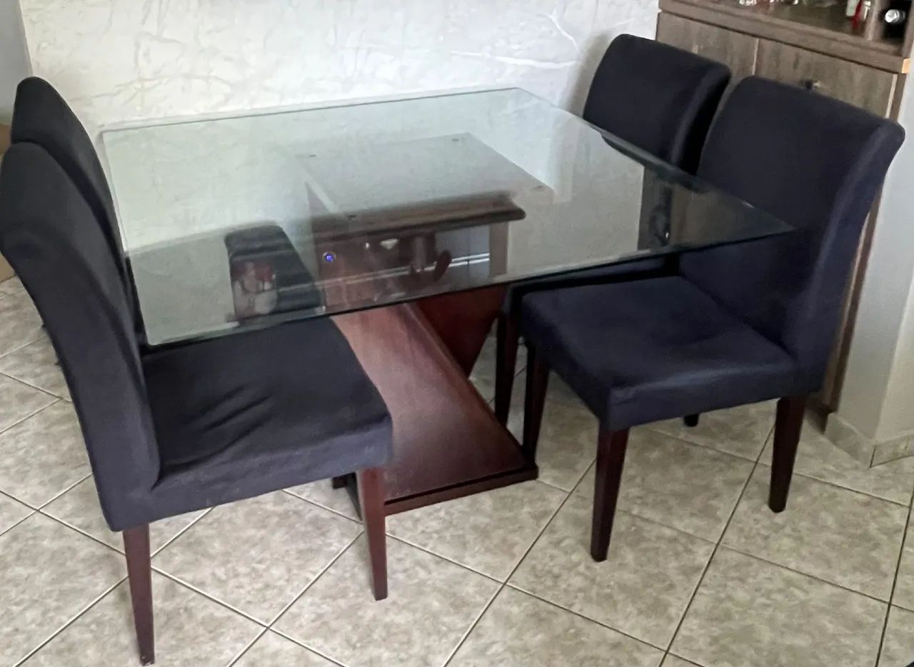 Mesa com 4 cadeiras  - Foto 2