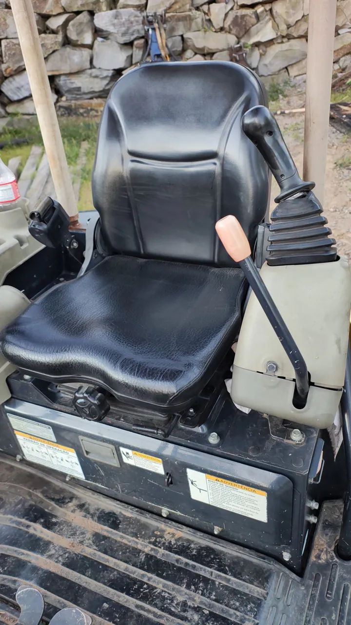 Mini escavadeira yanmar vio30  - Foto 5