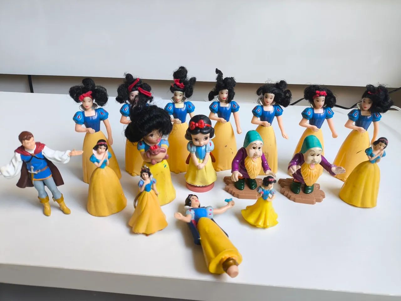 Lote miniaturas branca de neve 17 itens  - Foto 5