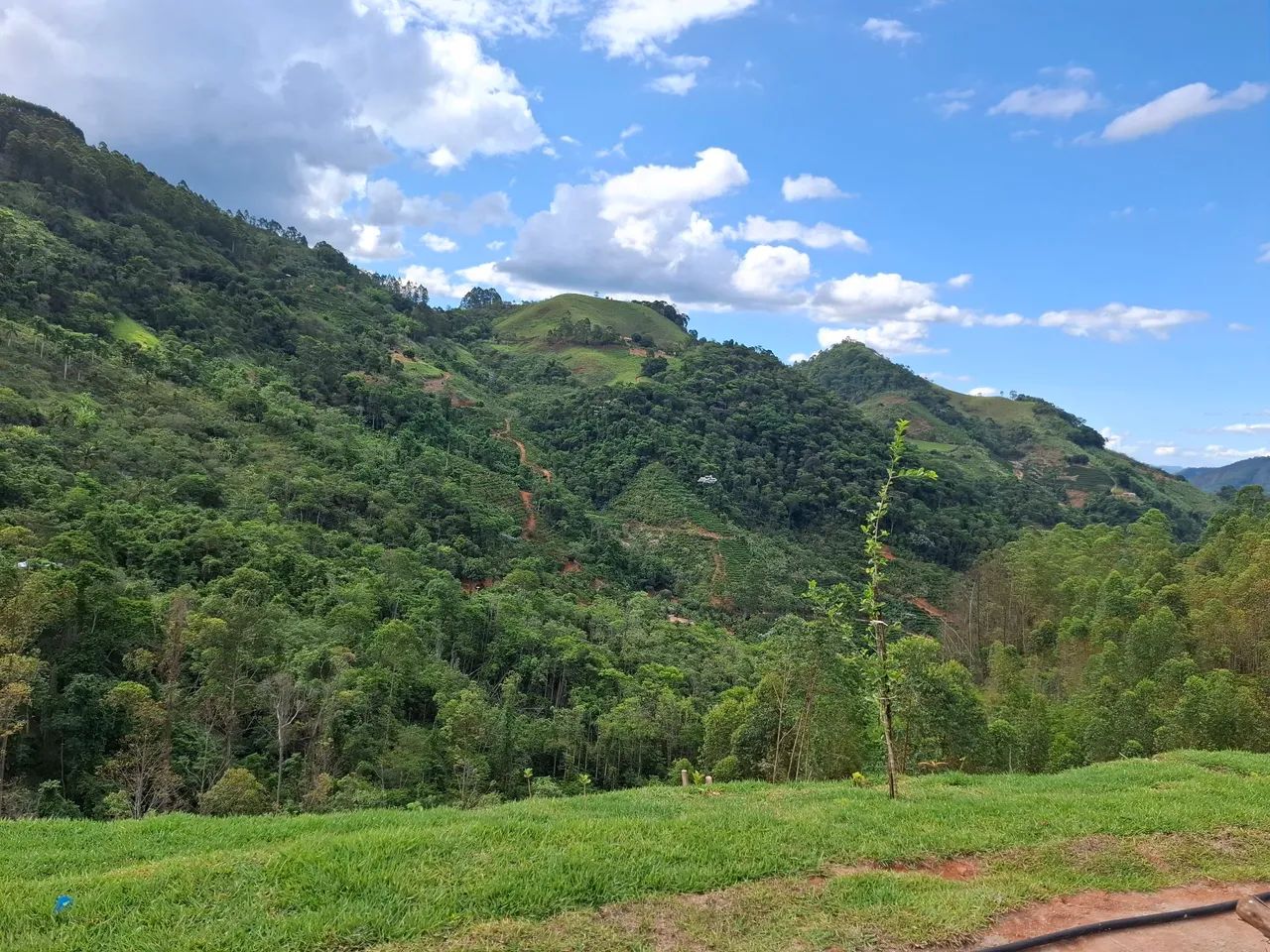 URGENTE LINDA CHÁCARA COM CASA LAJE   - Foto 2
