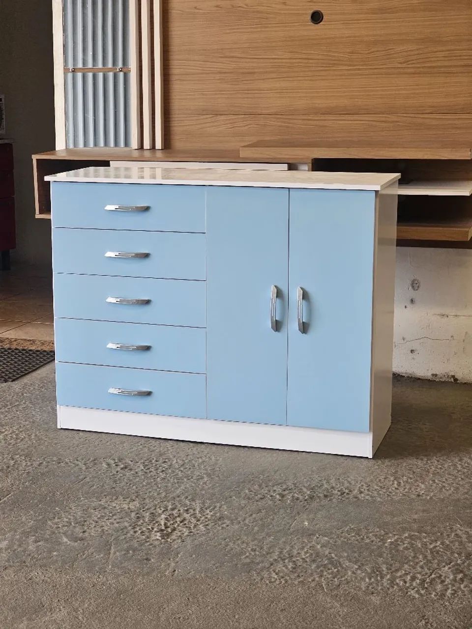 Cômoda Araruama 5 gavetas e 2 portas