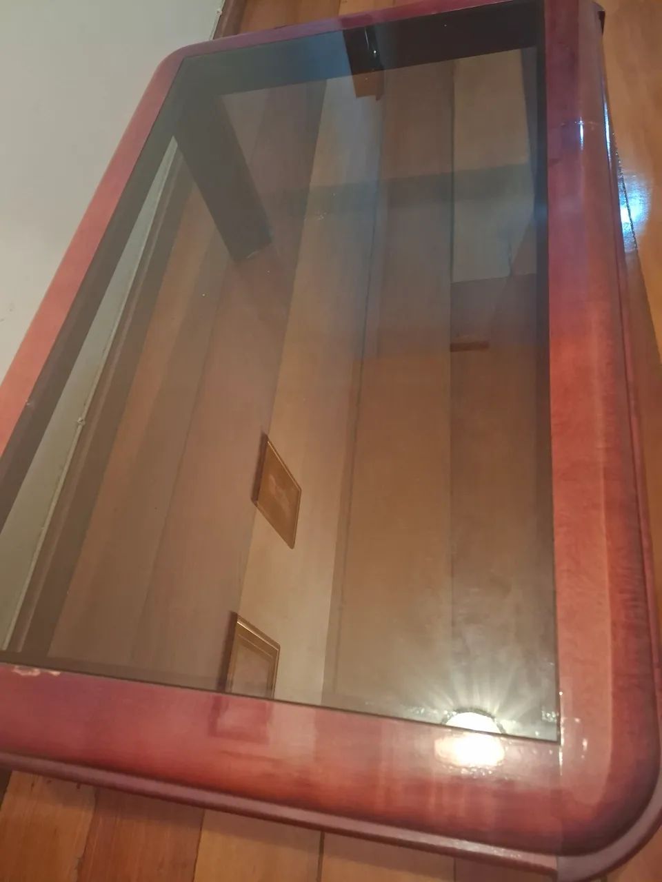mesa de centro de mogno e vidro fumê - Foto 3