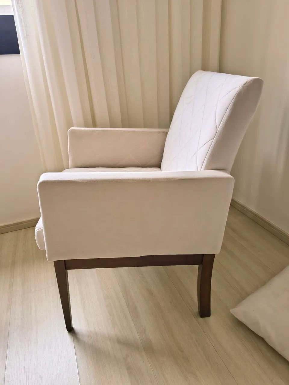 Vendo 2 poltronas lindas. - Foto 4