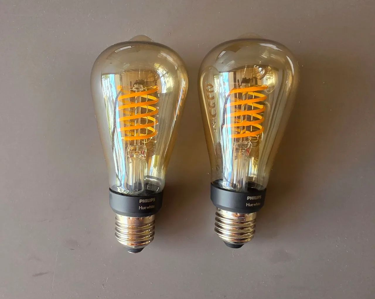Par de Lâmpadas smart Philips Hue Filament (ST72)