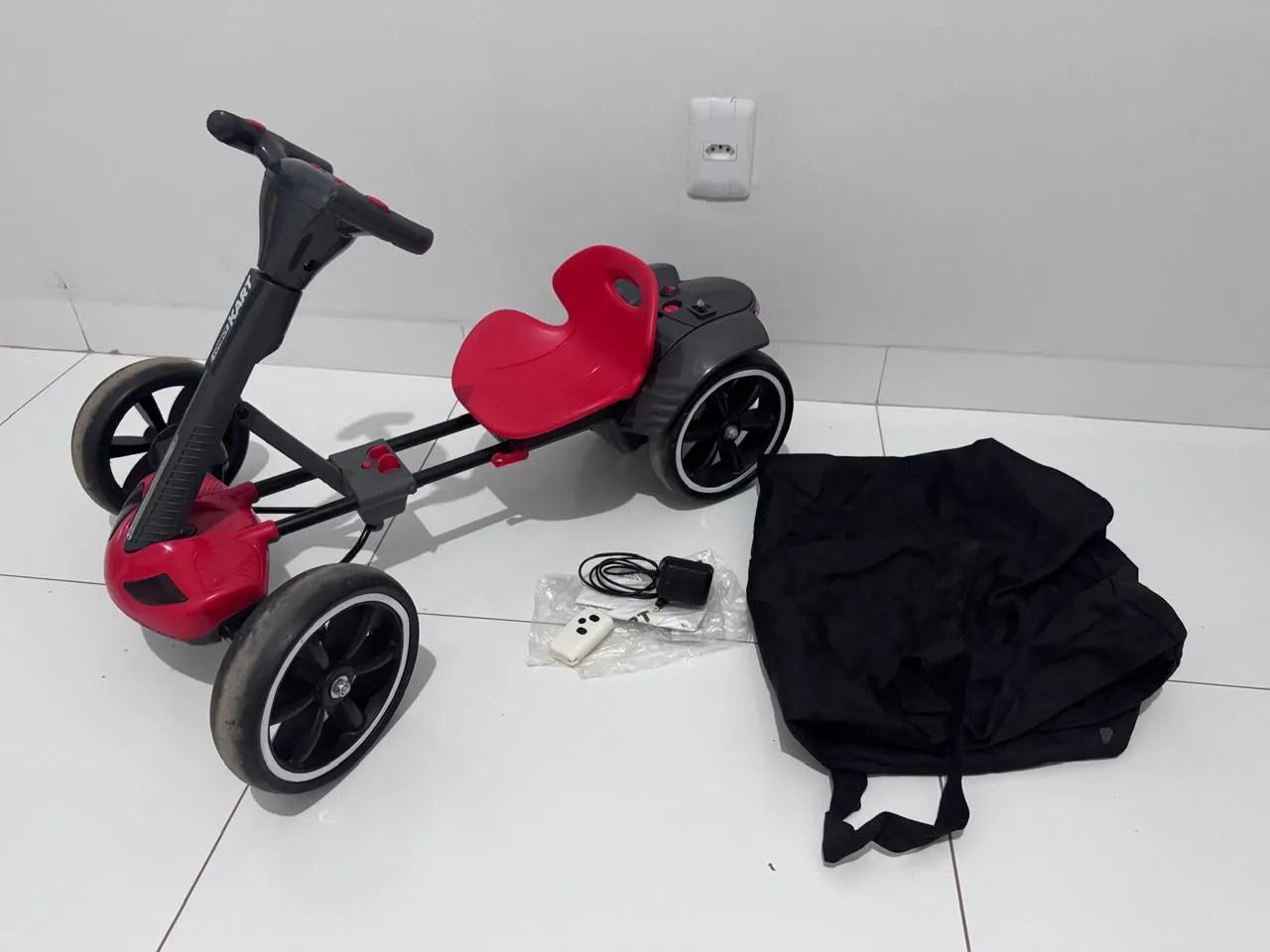 Kart Elétrico Infantil com Controle e Bolsa de Transporte - Impecável! - Foto 2