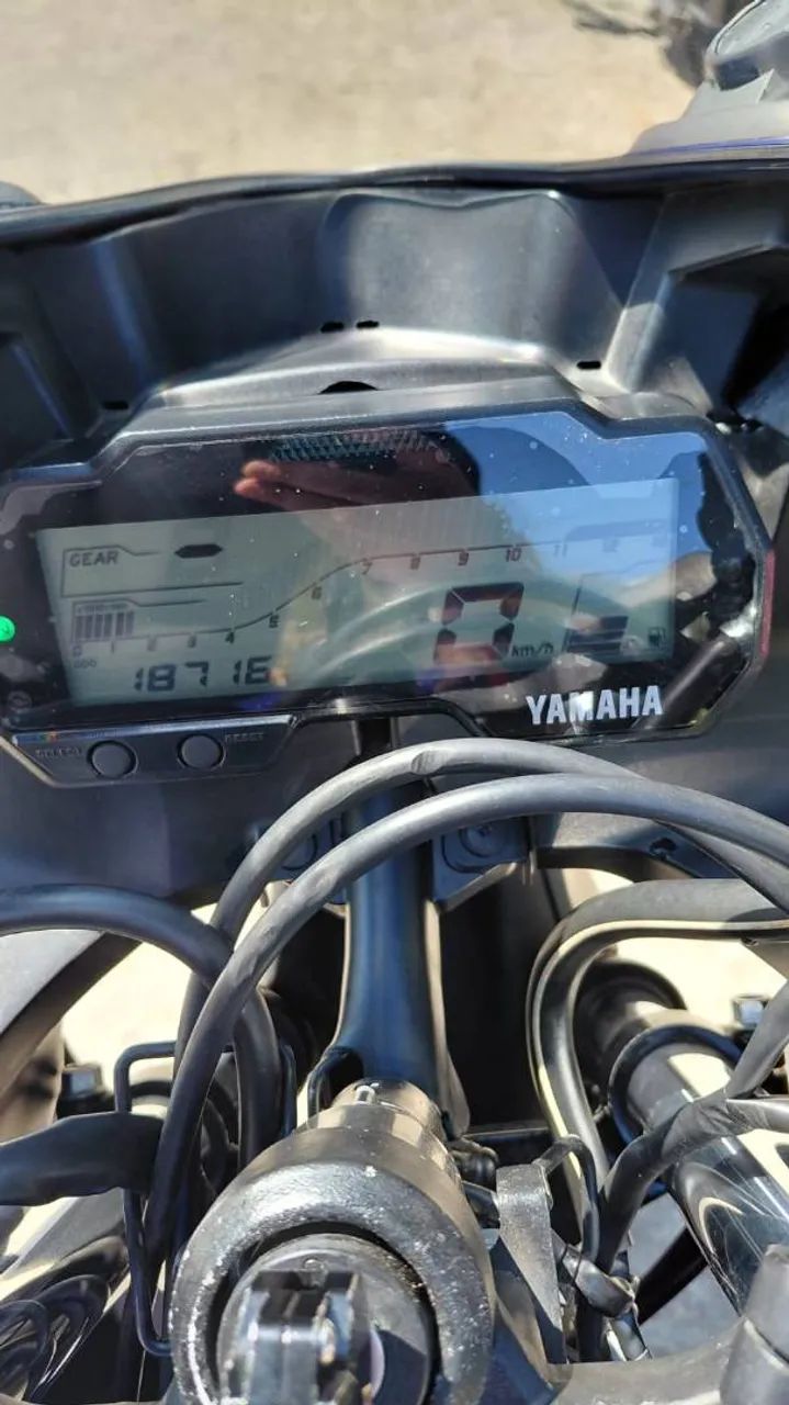 YAMAHA YZF R15 - Foto 3