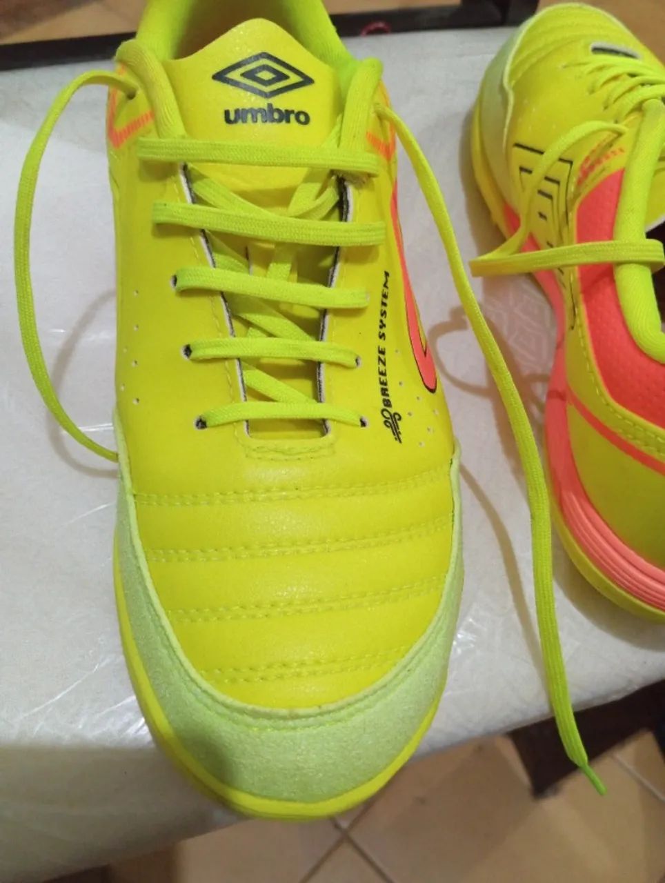 Chuteira society Umbro  - Foto 5