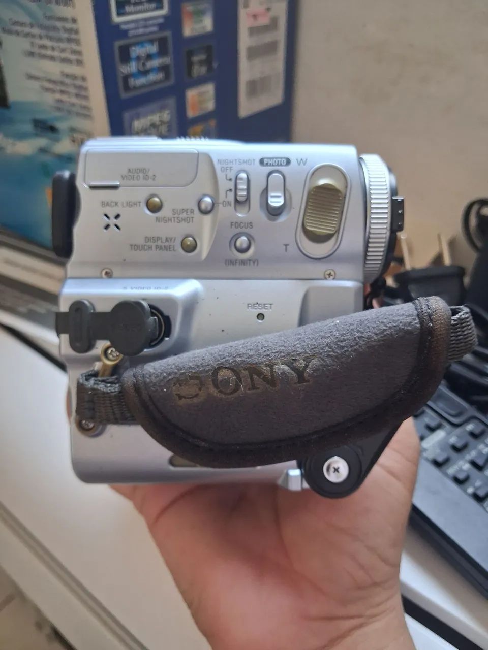Filmadora Sony Handycam DCR-PC9 Mini DV (Com Caixa e Acessórios