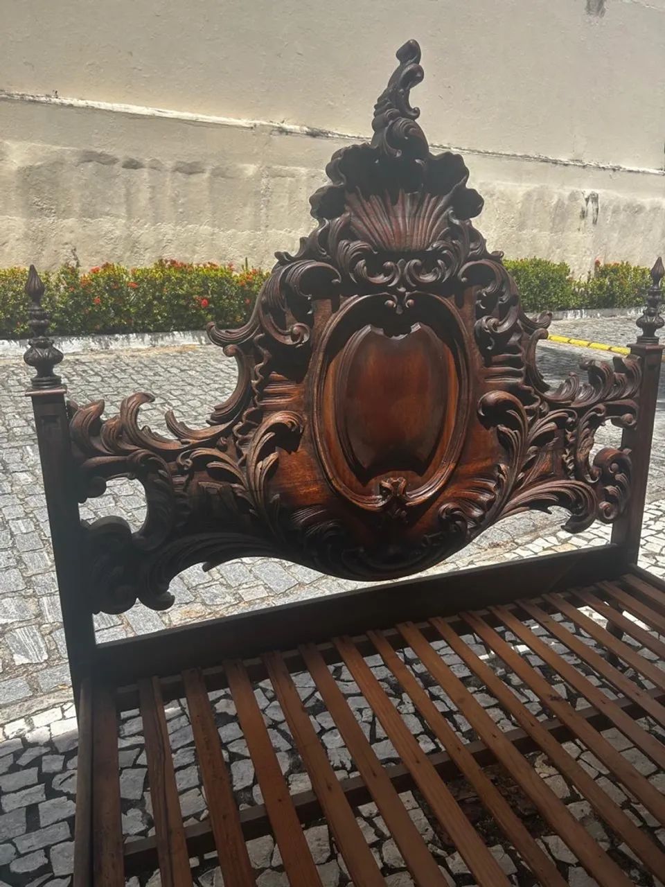 Cama madeira maciça + 2 Criados mudo - Foto 3