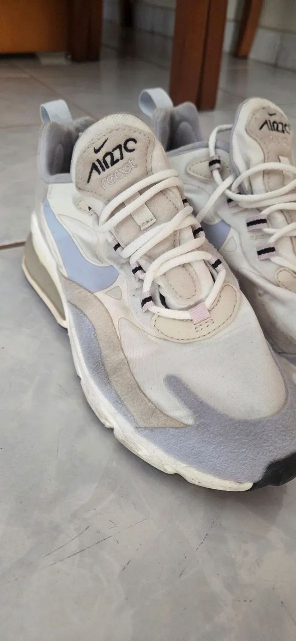 Nike Air Max React 270 - Foto 2