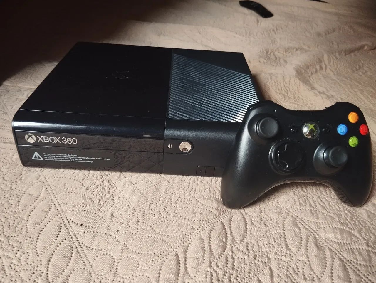 Vende-se XBOX 360 usando+ 3 jogos físicos. - Foto 2