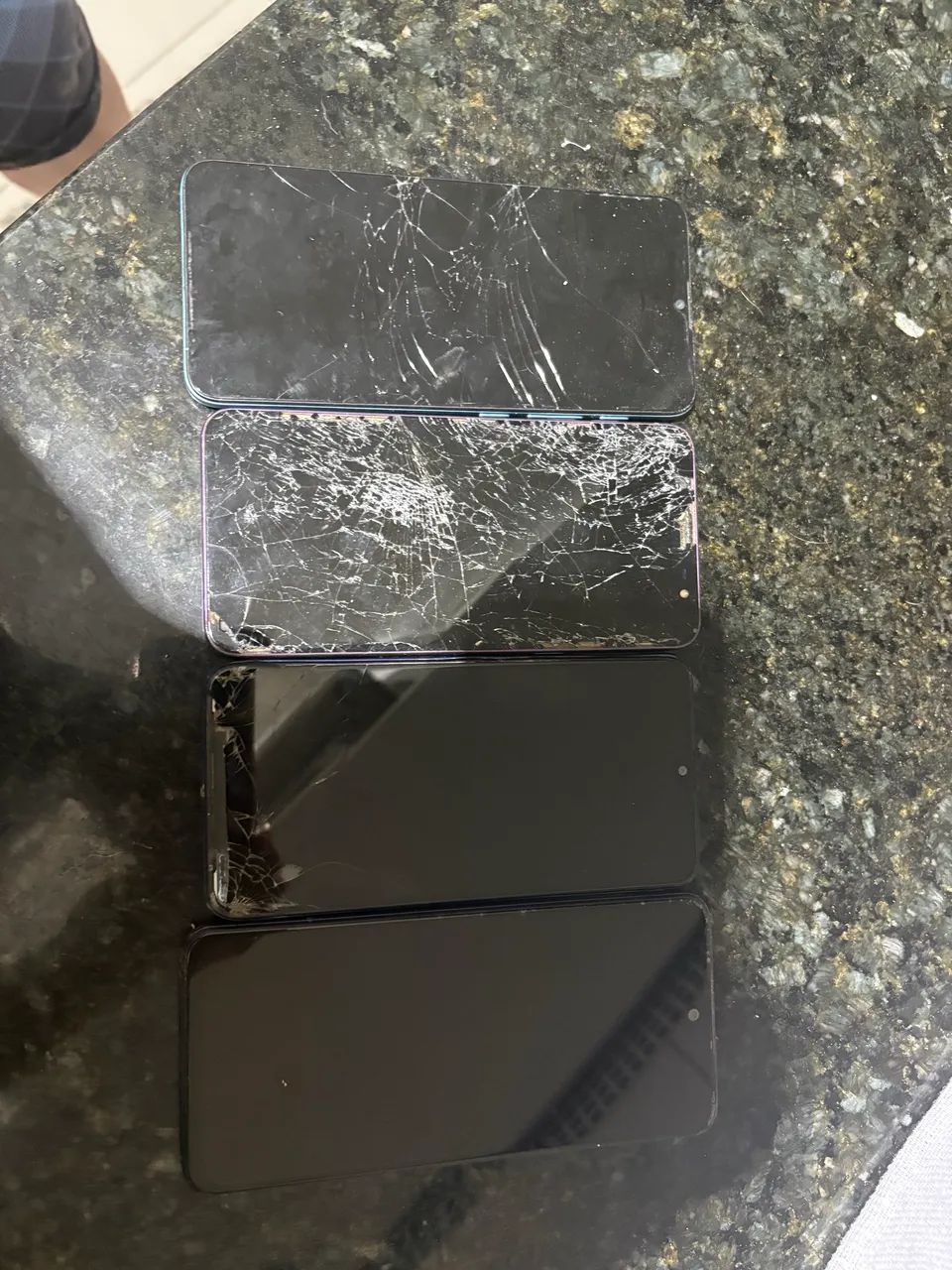 Vendo 4 celulares com display queimado  - Foto 2