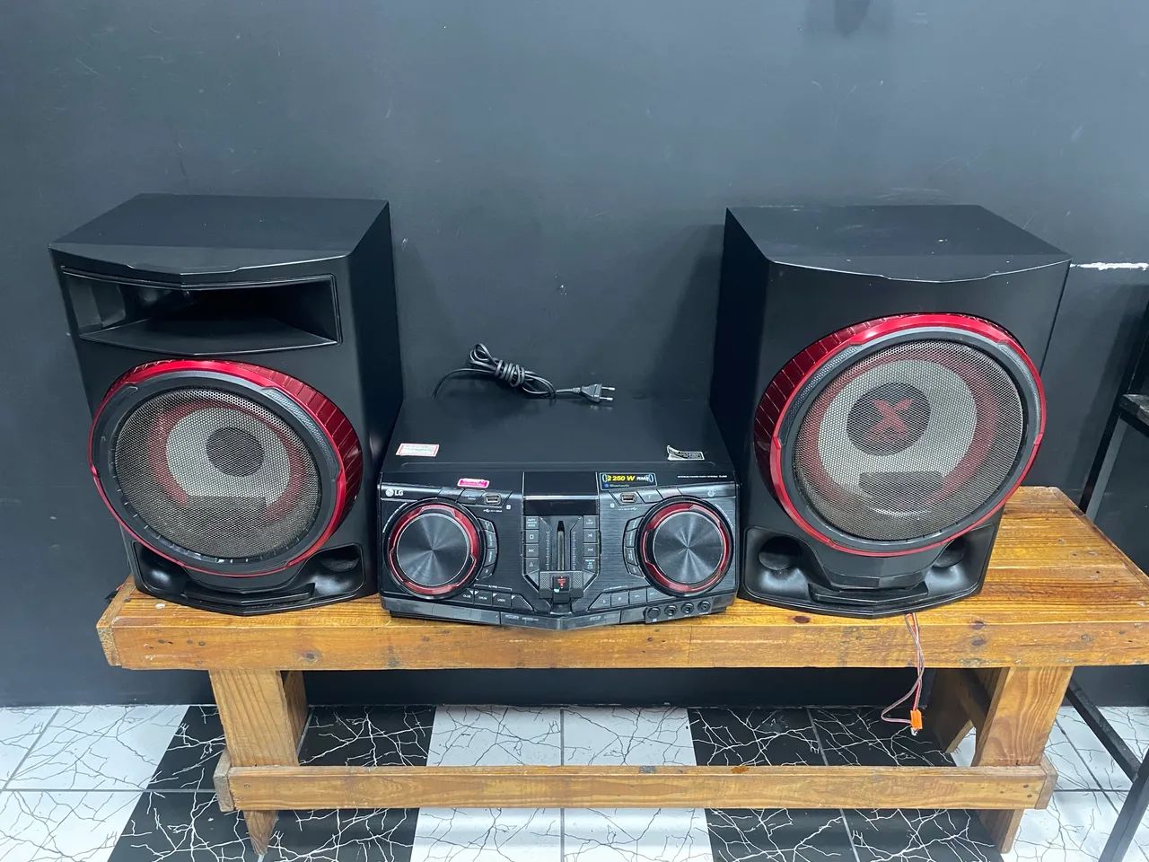 Vendo som LG funcionando perfeitamente  - Foto 3