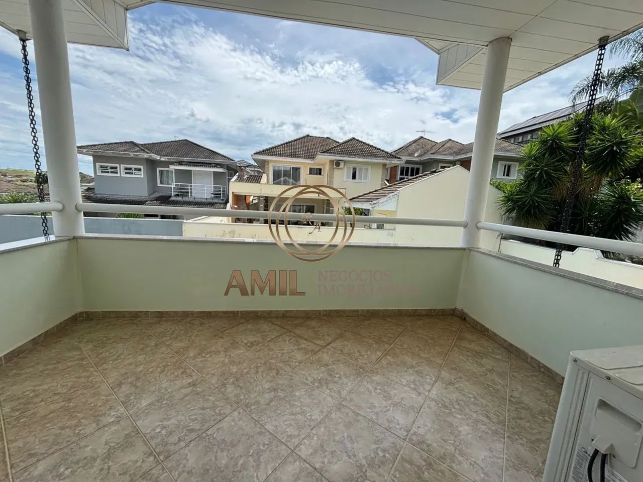 Aluga Sobrado Condomínio, 4 suítes, 6 banheiros, 2 vagas, piscina, Urbanova, São José dos 