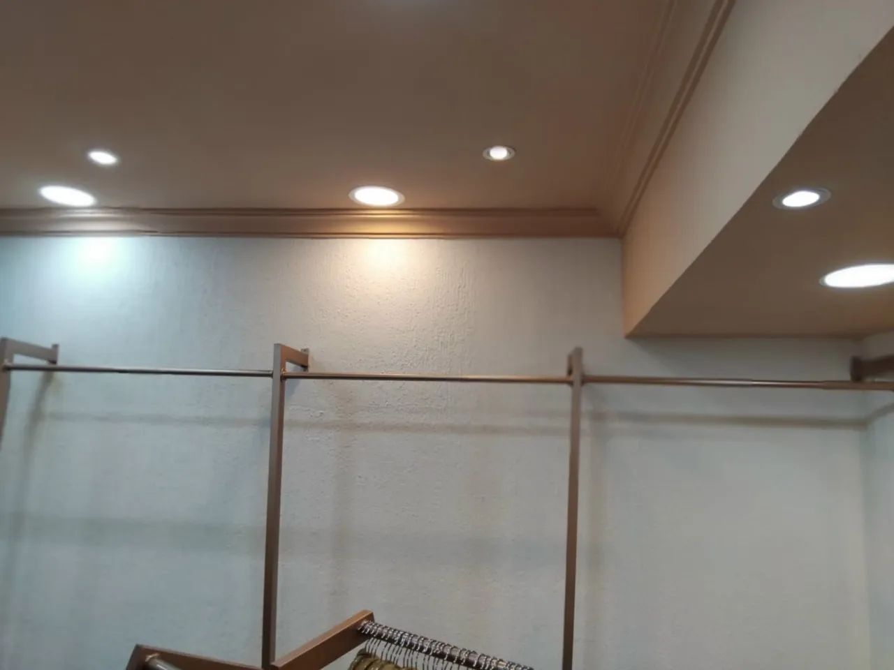 Arara de roupas  - Foto 2