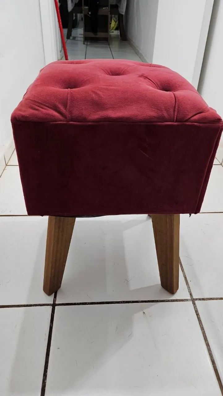 Banco puff vermelho