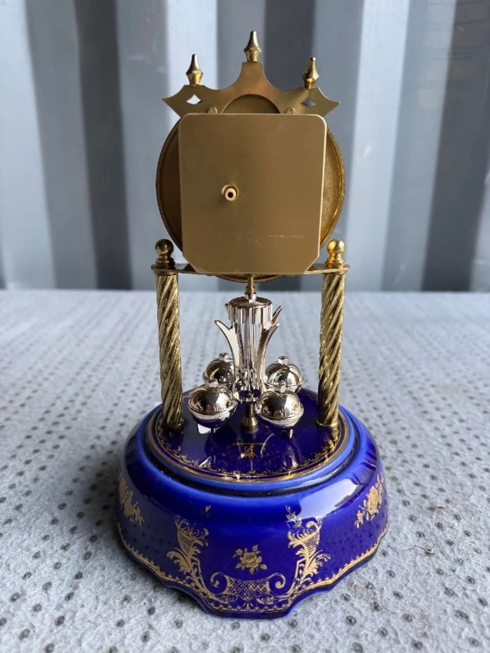 Relógio alemão de aniversário com cúpula de vidro - Foto 2