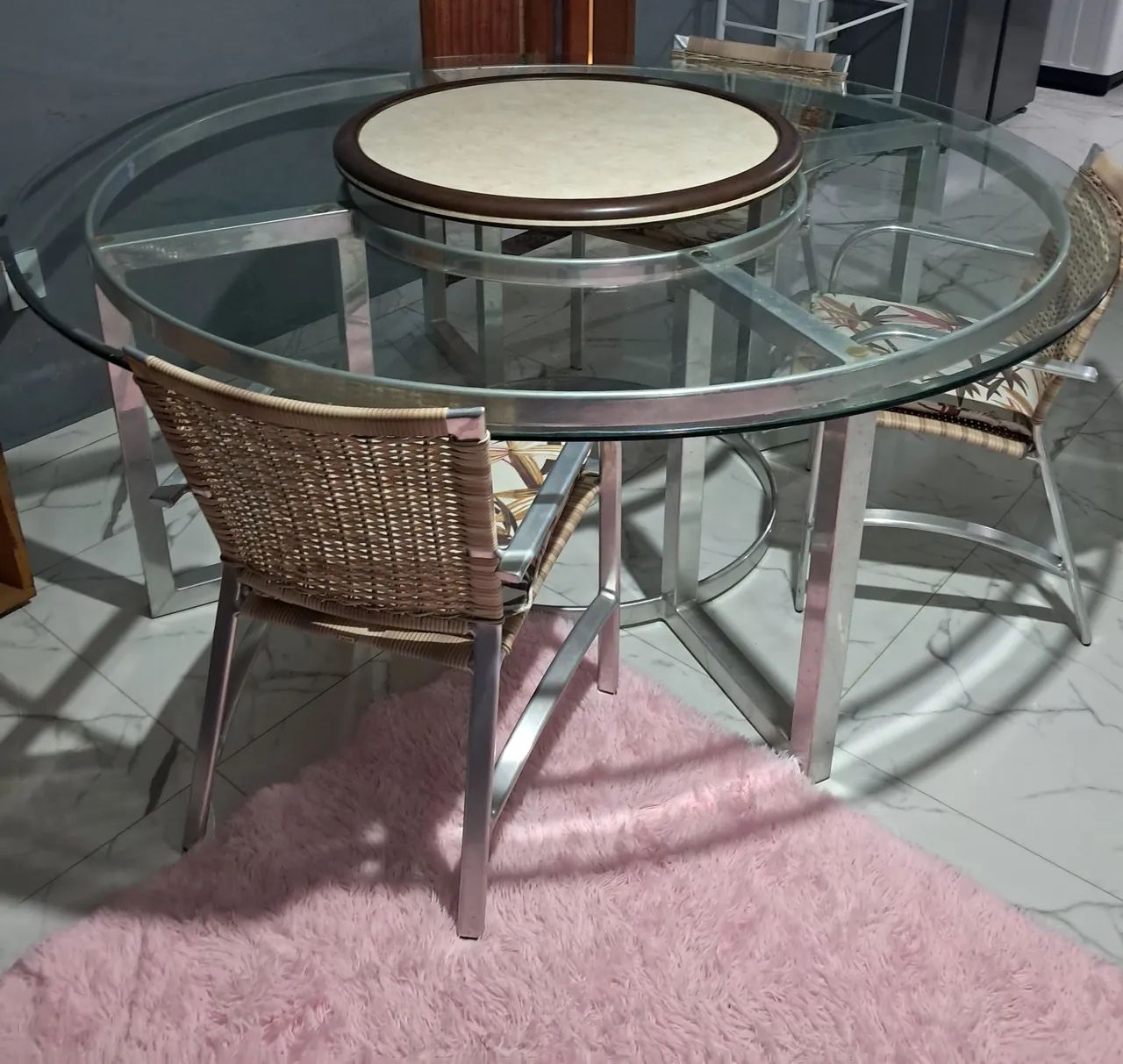 Mesa de 2 metros e 8 cadeiras de alumínio 