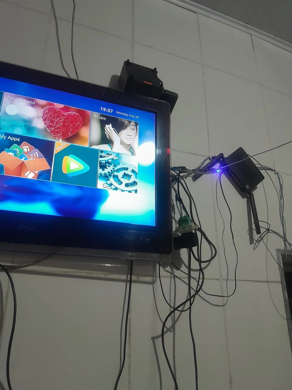 Vendo esta TV philco32 polesgadas - Foto 4