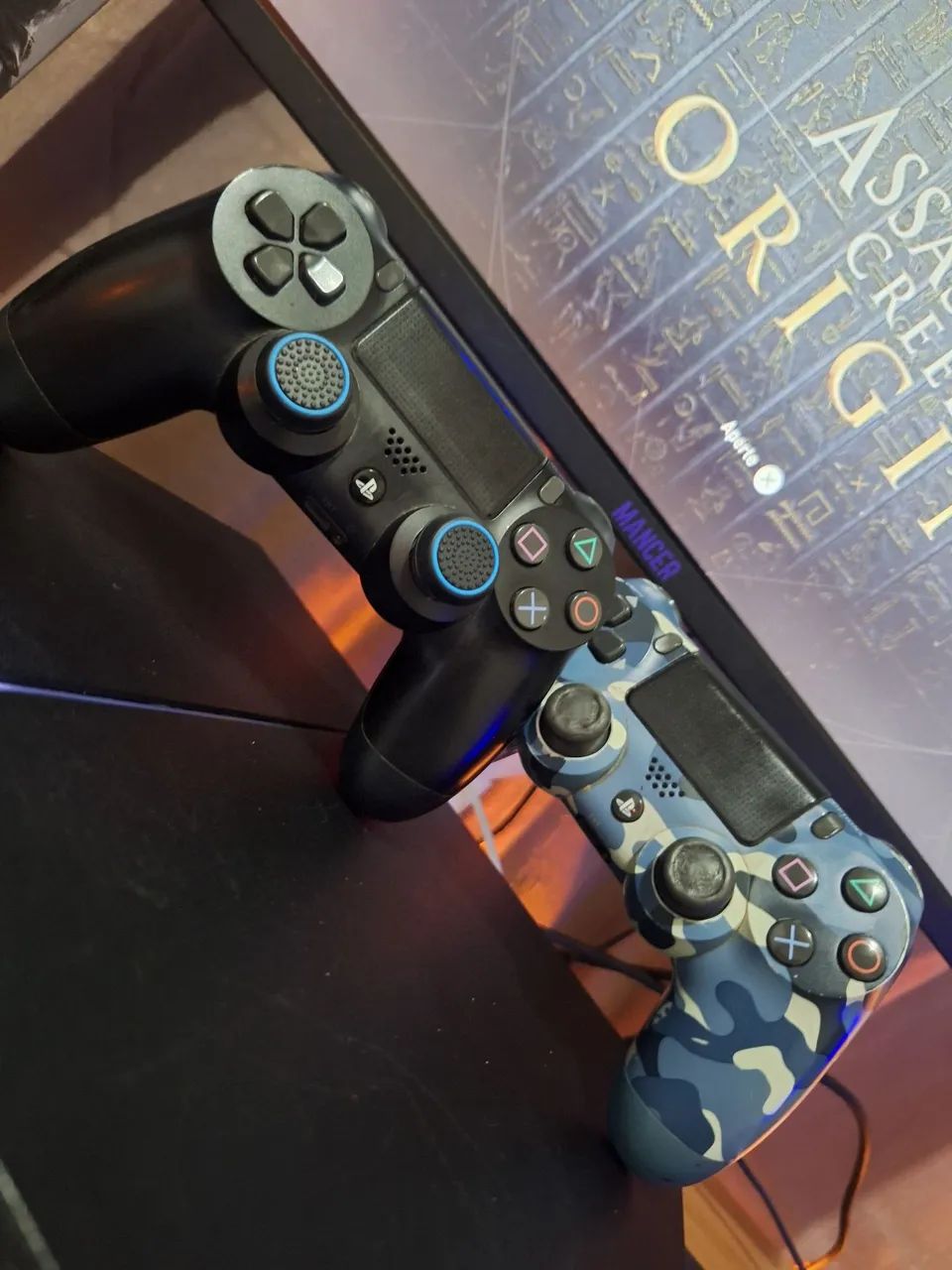 Playstation 4 + 2 Controles - Foto 2