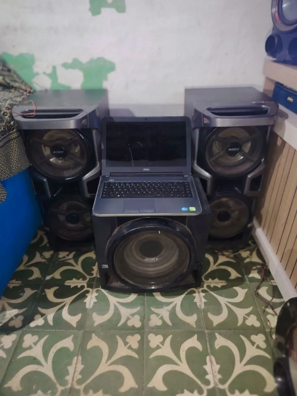 Falantes Sony. (Reservado);