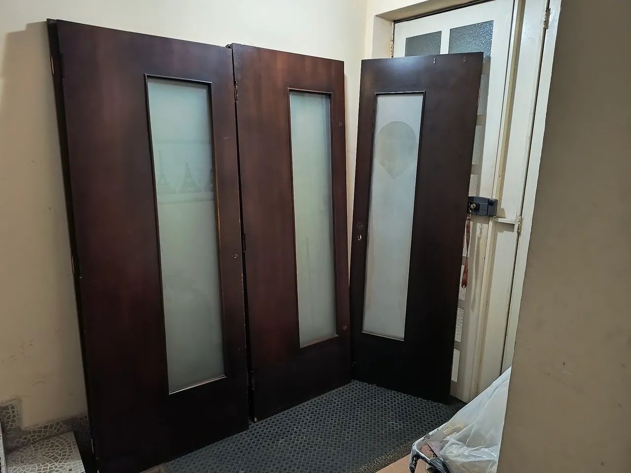 Portas de Madeira Maciça. - Foto 3