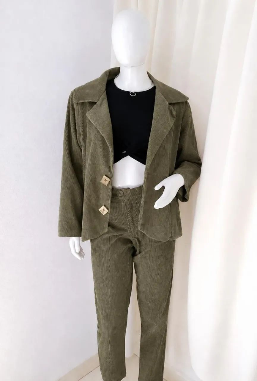 Conjunto blazer e calça cotelle tamanho GG 