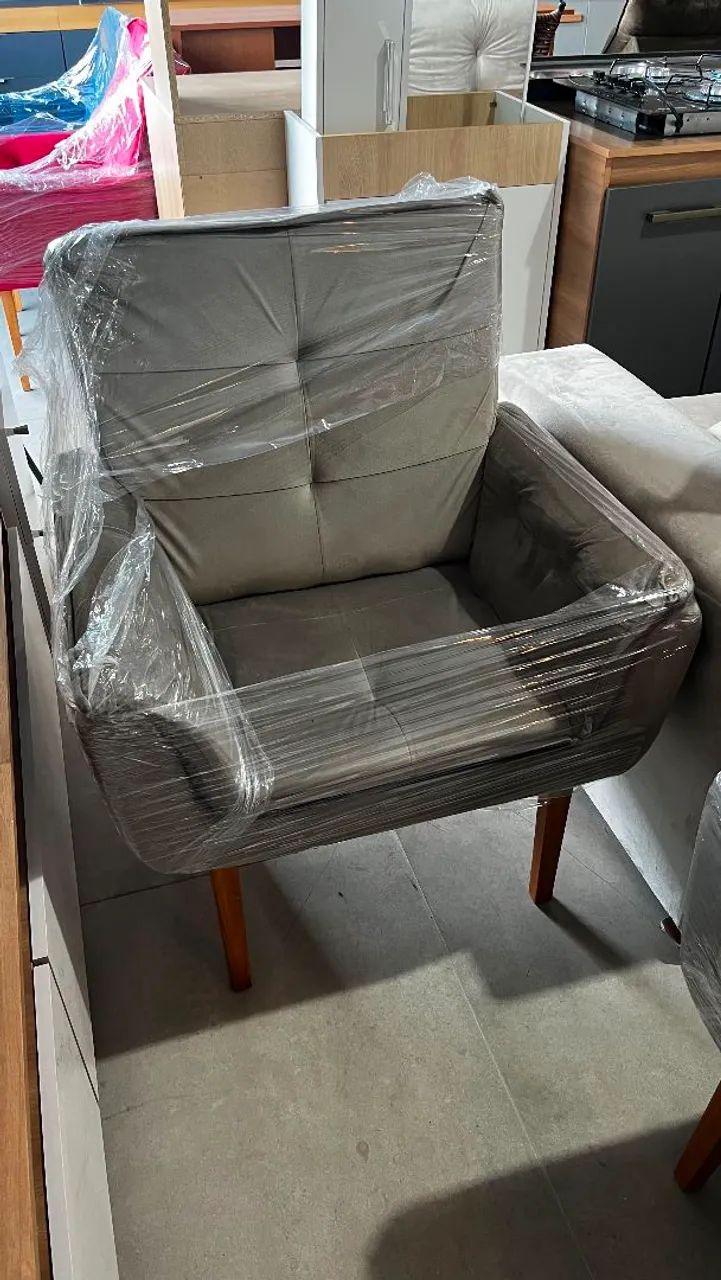 Poltrona pé palito nova na embalagem 