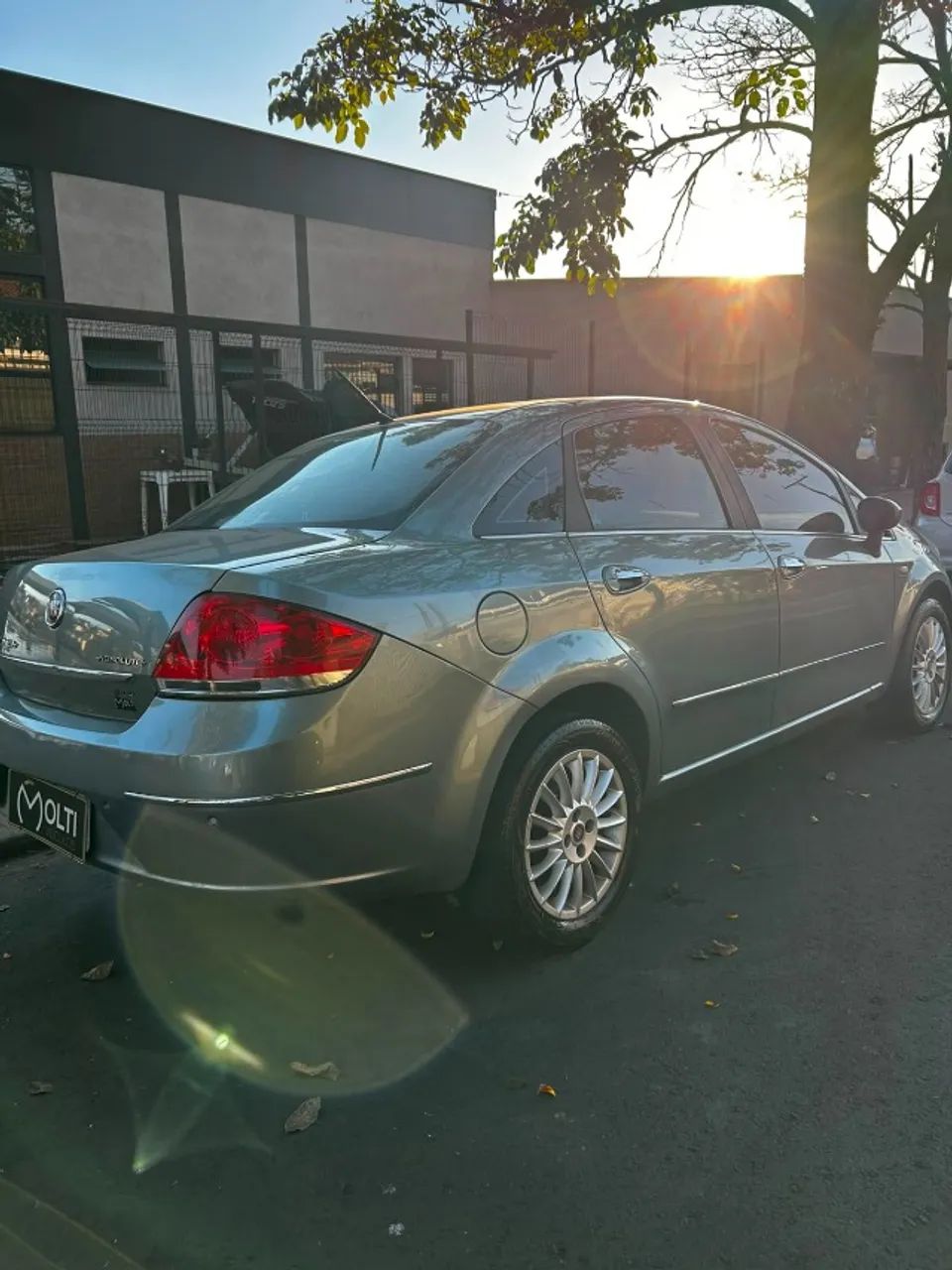 Fiat Linea Absolute 1.9/1.8 Flex Dualogic 4P 2011 - Foto 5
