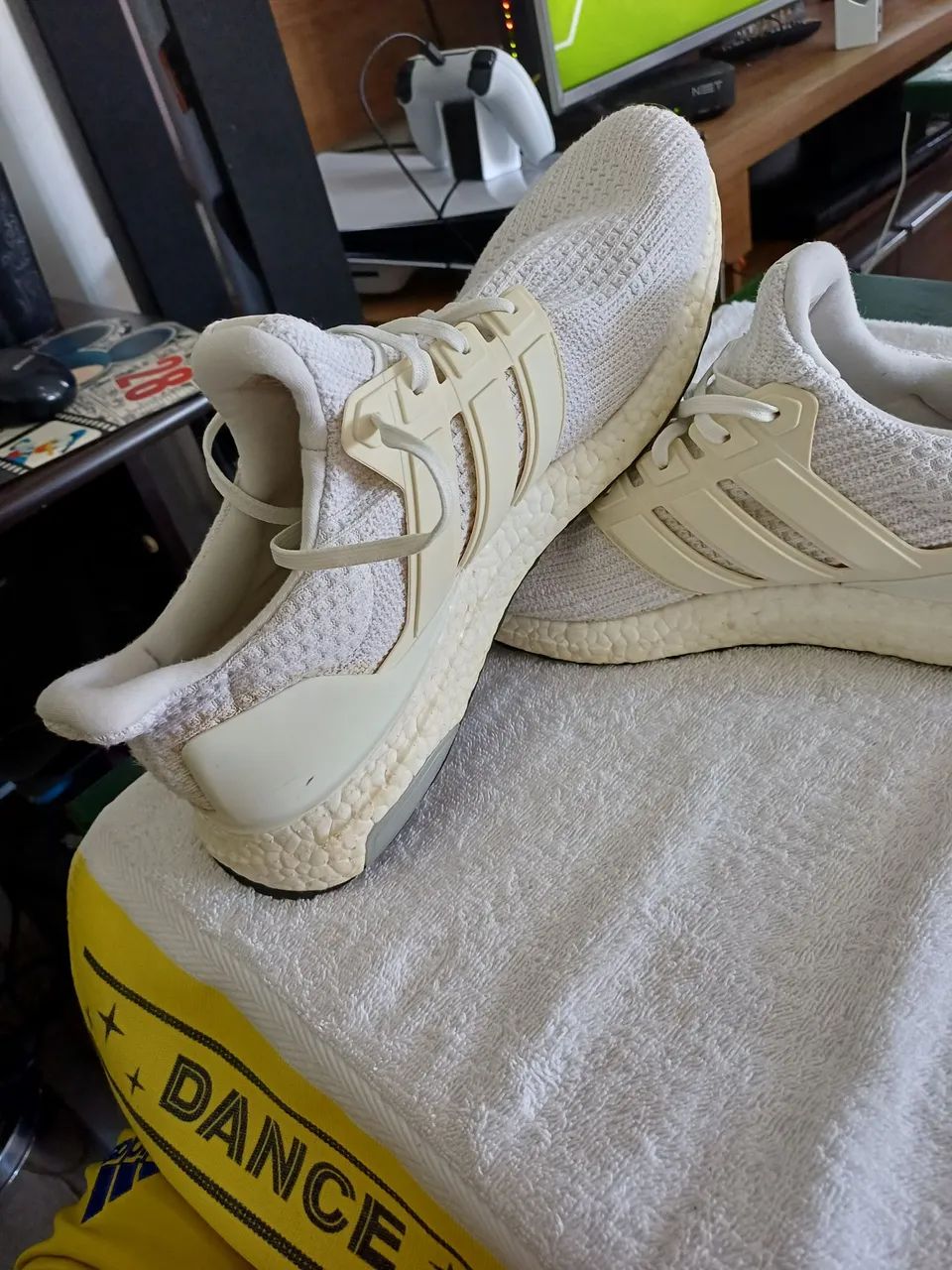 Tênis original Adidas Ultraboost na cor Triple White - Foto 6