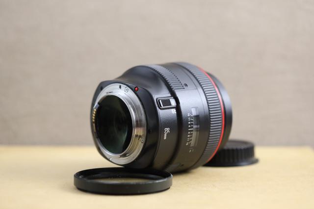 Lente canon 85mm 1.2 série 2 - Foto 2