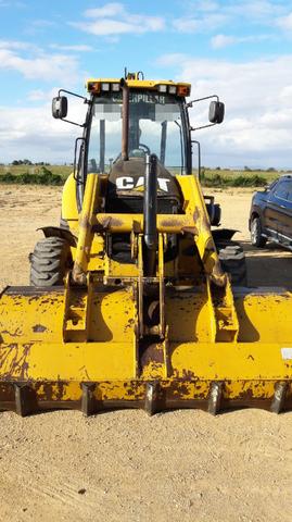 RETROESCAVADEIRA CATERPILLAR ( Leia o anúncio) - Foto 2