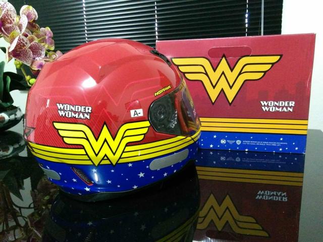 Capacete Mulher Maravilha - Norisk - Foto 3