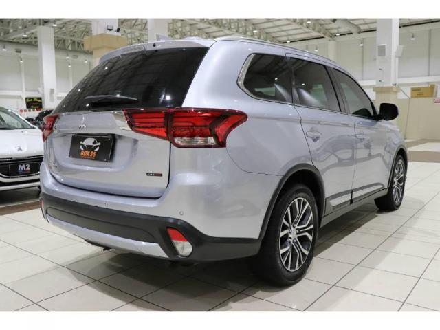Mitsubishi Outlander 2.2 DIESEL - Foto 5
