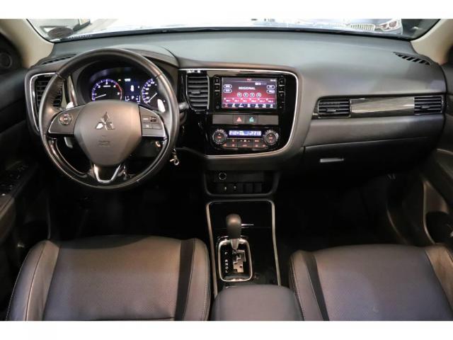 Mitsubishi Outlander 2.2 DIESEL - Foto 8