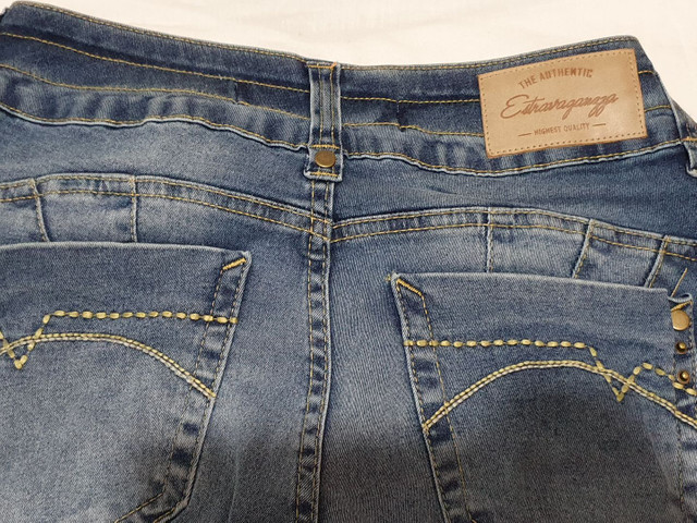 calça jeans estravaganzza