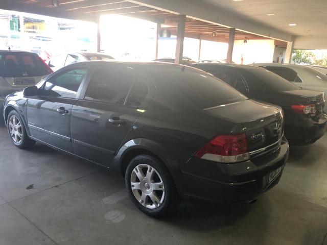 Vectra Elegan 2.0 Manual, carro em excelente estado de conservação!com kit gás - Foto 3