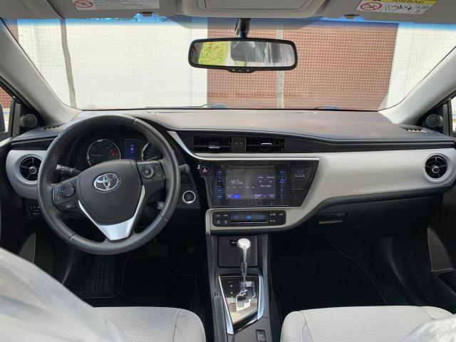 Toyota Corolla Xei cinza aut 2018 27.000km - Foto 5
