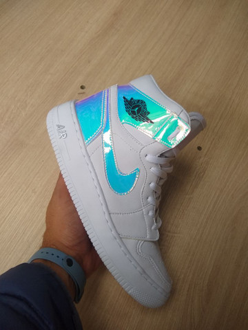 tenis jordan branco e azul