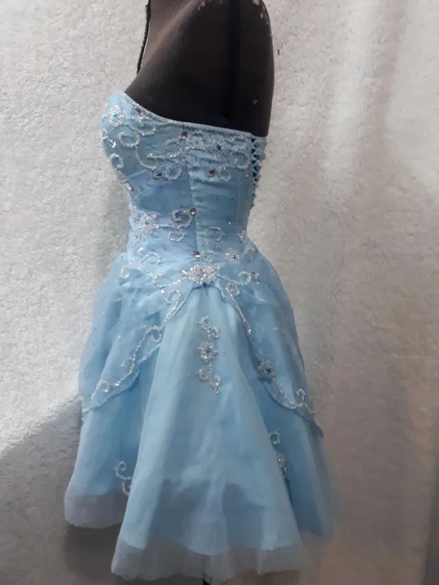 Vestido Tomara que caia curto azul bebê - Foto 4