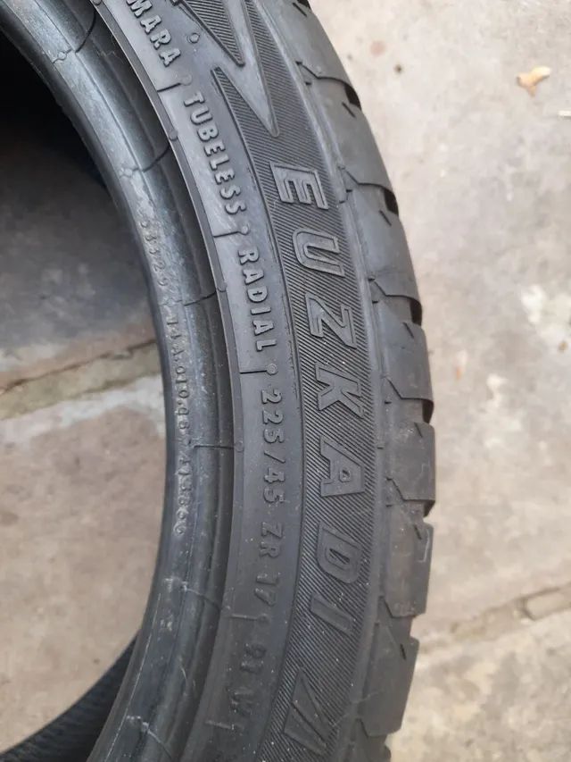 Vendo pneus 225/45 R17