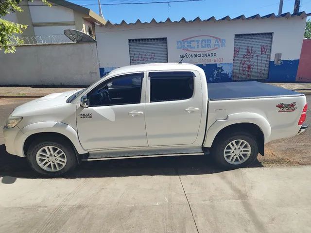 Comprar Picape Toyota Hilux Caminhonete 2.7 16v 4P SR Cabine Dupla Prata  2009 em Botucatu-SP