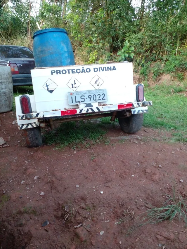 CARRETA FEITA EM MADEIRA MACIÇA, COM 6 EIXOS CAVALINHO VIRA PARA