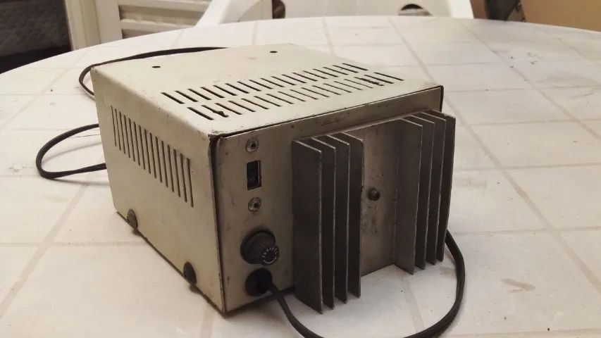 Fonte estabilizada 12 volts - Foto 2