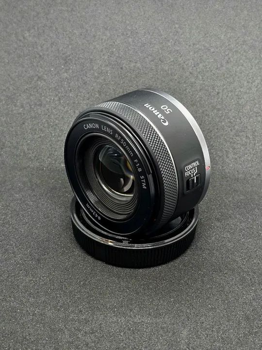 Lente Canon RF 50mm f/1.8 STM - Excelente estado.