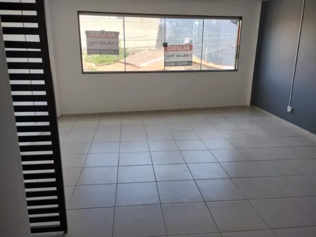 Alugo Sala-escritório Comercial- em Laranjeiras-Ponto de fácil acesso. Oportunidade!